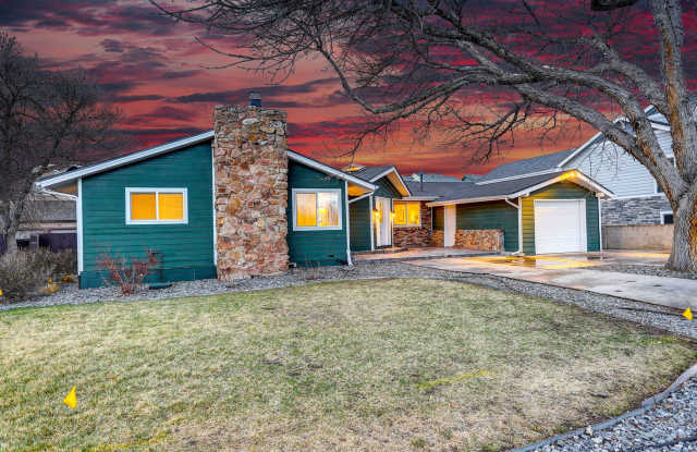 4 Beds | 2 Baths | Spacious Backyard | Prime Location - 319 Carter Lane, Longmont, CO 80501