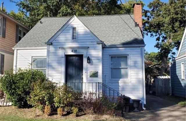 Super charming and updated cottage in desirable Colonial Place! photos photos Super charming and updated cottage in desirable Colonial Place! photos photos