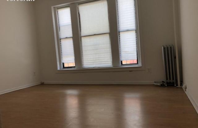 1873 Lexington Avenue Gallery 4