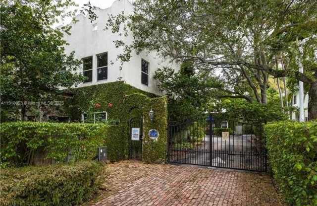 3051 Center St photos photos