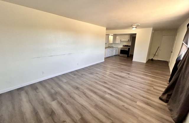 28057 Washington Avenue Gallery 4