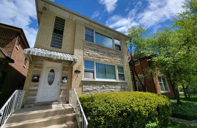 5809 N Whipple St photos photos