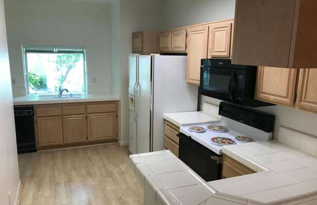 Nice Oak Park Corner Unit Townhome Which Includes a One Car Garage photos photos