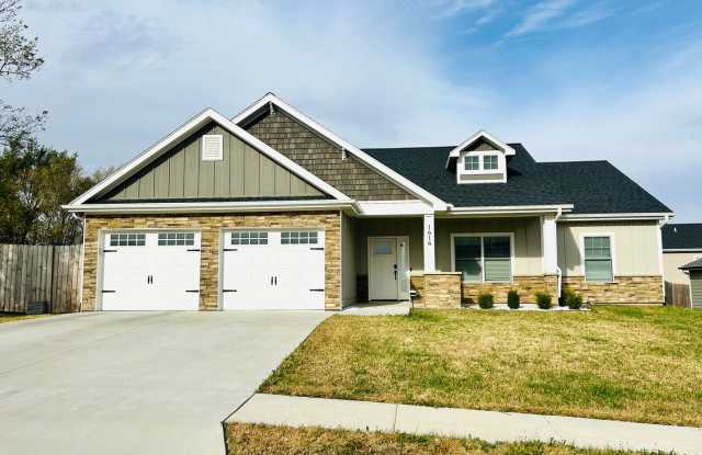 Stunning Home, Great Neighborhood! - 1616 Lariat Lane, Junction City, KS 66441