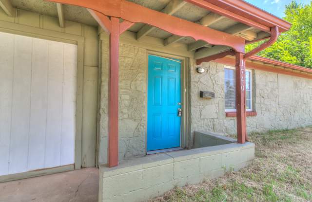 1740 Cherry Lane Gallery 2