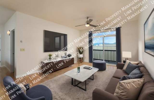 HOLIDAY SPECIAL December FREE! 2 Bedroom with 2 Balconies, Reserved Parking and Washer and Dryer across from UTC! - 863 Flynn Street, Chattanooga, TN 37403