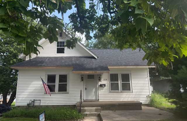 3 Bd 1 Ba with 1 Car Garage Gallery 1
