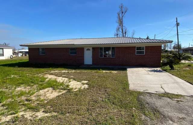2338 E 17th St - 2338 East 17th Street, Cedar Grove, FL 32405