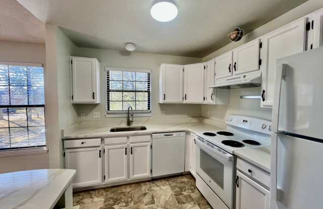 Wonderful Condo In Desirable Lakewood Community photos photos