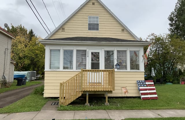 1114 N 13th St - 1114 North 13th Street, Superior, WI 54880