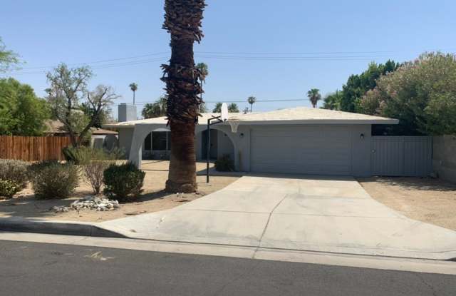 Pet Friendly Palm Desert Home photos photos