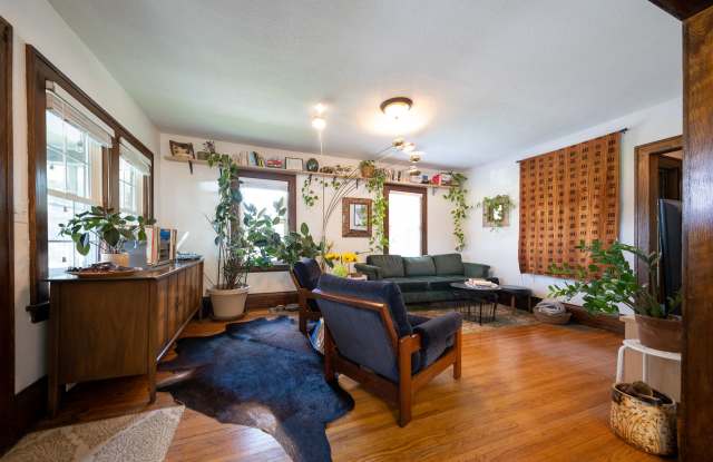 817 Central Ave. W. photos photos