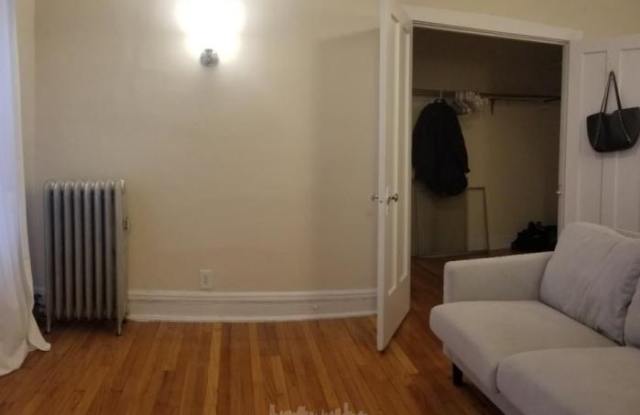 4350-58 N. Bell Gallery 3