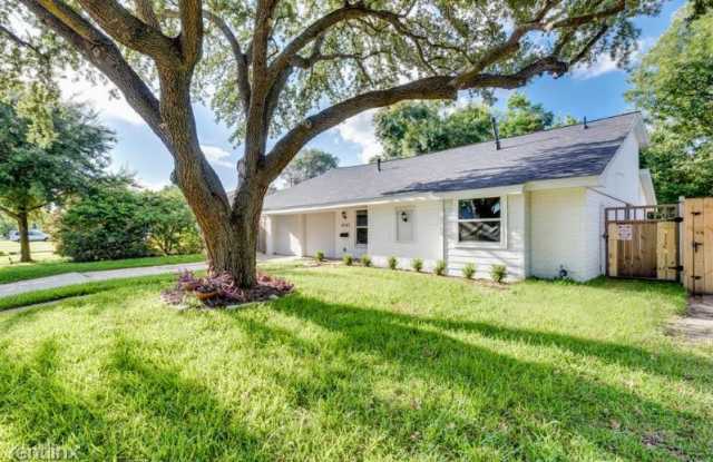 4018 Silverwood Dr - 4018 Silverwood Drive, Houston, TX 77025
