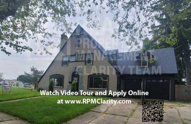 Pet Friendly 4 Bed/1.5 Bath Home in Westmoreland - 1929 Foster Avenue, Toledo, OH 43607