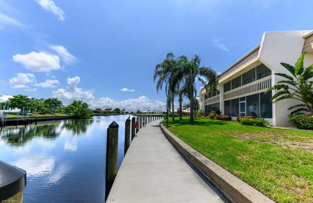 ANNUAL WATERFRONT RENTAL – ISLANDER POINT | SPECTACULAR VIEWS  ACTIVE LIFESTYLE photos photos