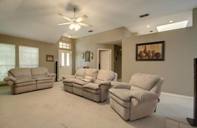 4510 Silver Hollow - 4Bed/2 Bath - $1,950/month Gallery 4