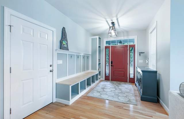 7958 Roaring Springs Road Gallery 2