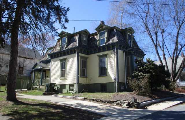 3 Bedroom Victorian home near the center to town - 9 Water Terrace, Marlborough, MA 01752