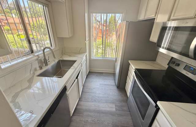 Beautiful 2 bed/2 bath in Vista! photos photos