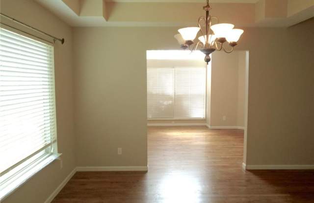 1109 PEACHTREE Court Gallery 4