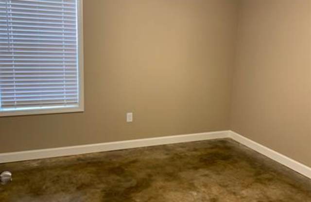 Oxford Pointe Apartments - 804 Dr. MLK - 2 Gallery 4