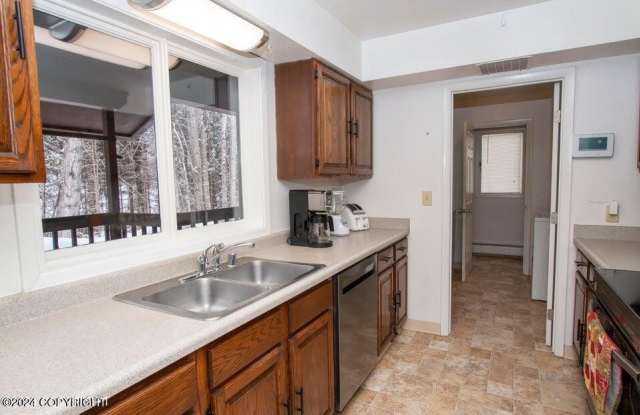 8501 Shrub Court Gallery 3