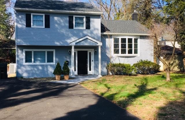 202 Cliftwood Road - 202 Cliftwood Road, Oakhurst, NJ 07755