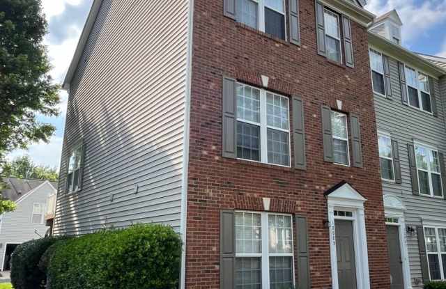 3 Story, 3 Bedroom Townhome in Ballantyne photos photos