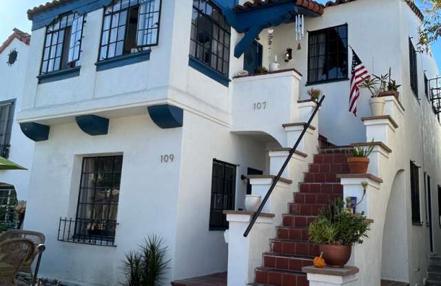 Charming 2bd/1ba Lower Unit Near Beach and Second Street! photos photos