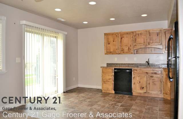 1081 E 1550 S Gallery 3