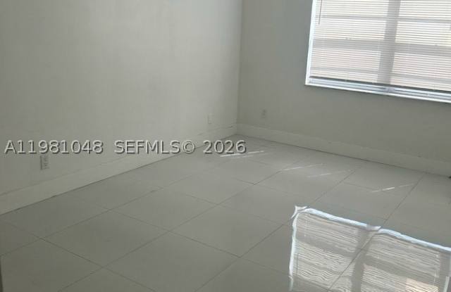 3048 E Sunrise Lakes Dr Gallery 4