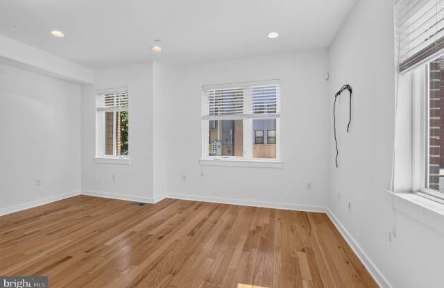 950 SHACKAMAXON Street Gallery 3