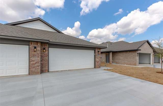 2337 SW 90 Place photos photos