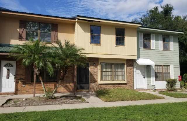 Two-Bedroom Townhome Across from Country Park photos photos Two-Bedroom Townhome Across from Country Park photos photos