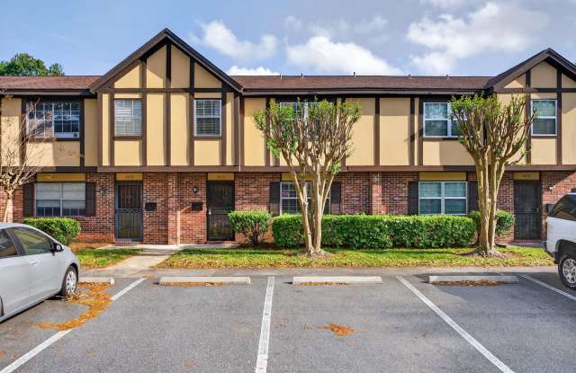 Spacious & Exciting Townhome style Condo photos photos