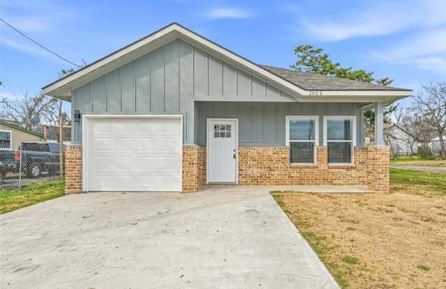 2406 Beecha Street photos photos