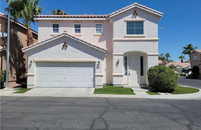 CHARMING GATED COMMUNITY HOME WITH LOW MAINTENANCE YARD Gallery 2