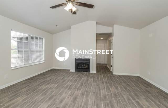 8424 Gardenside Lane Gallery 4