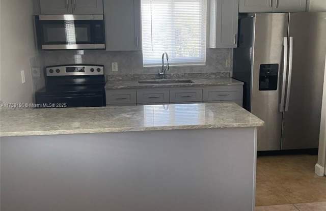 4240 Riverside Dr photos photos