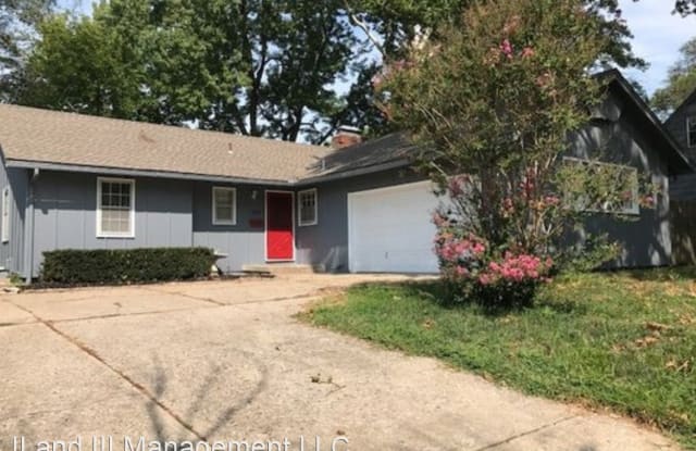 8322 Broadmoor St - 8322 Broadmoor Street, Overland Park, KS 66212