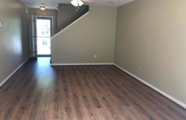 412 Red Coat Ln Gallery 3