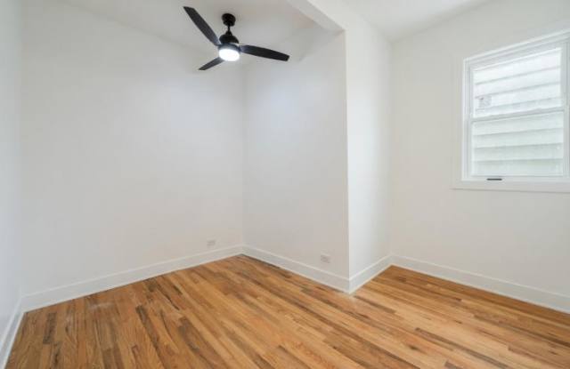 1742 North California Ave. Gallery 3