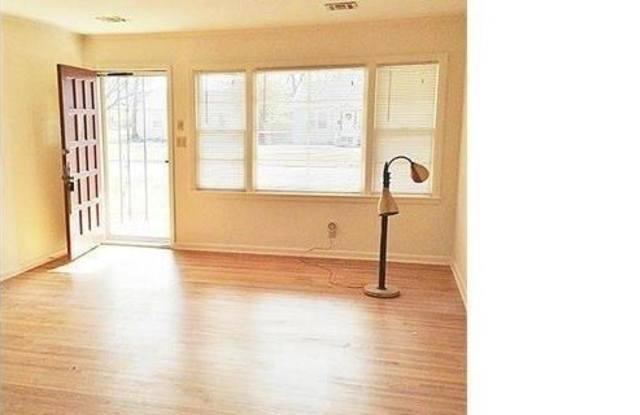 265 E 45th Court Gallery 3