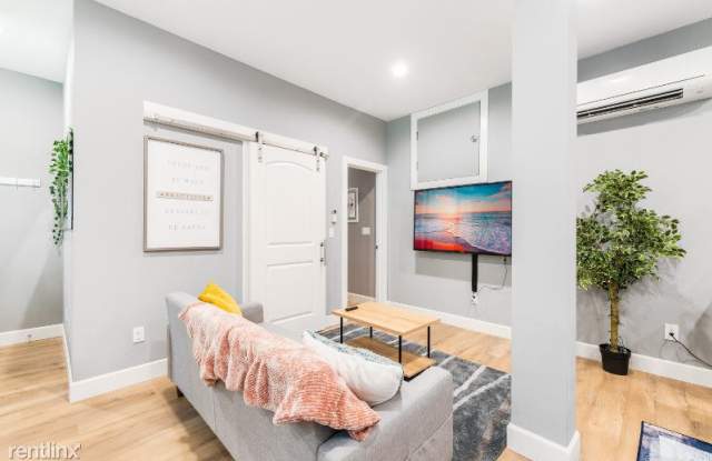 5102 Willow Lane NW Gallery 3