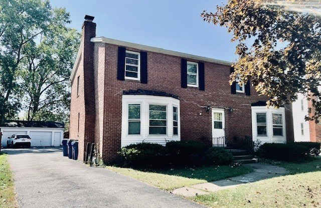199 Fairgreen Drive unit: Right photos photos