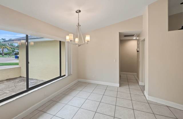 3 Bed / 2 Bath Home for Rent in Fort Myers Gallery 4
