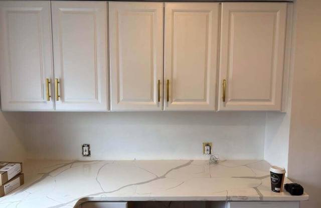 14 Main Street unit: 12 photos photos