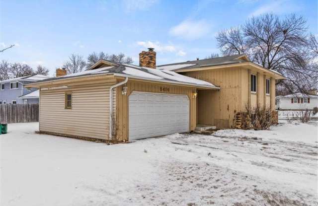 5416 Brookdale Drive N Gallery 2
