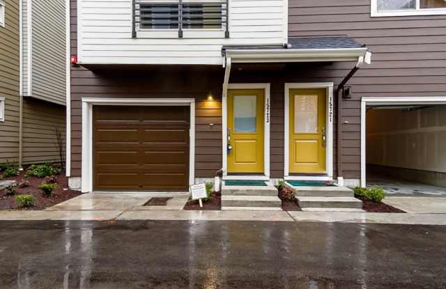 2Bd/2.5Ba Bellevue Townhouse - 15723 Northeast 14th Terrace, Bellevue, WA 98008